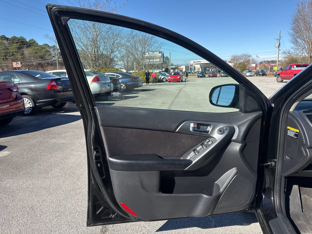 Used 2013 Kia Forte EX image 12