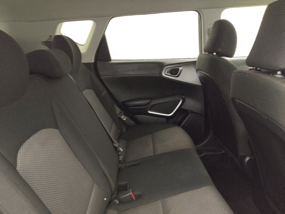Used 2022 Kia Soul LX FWD image 19