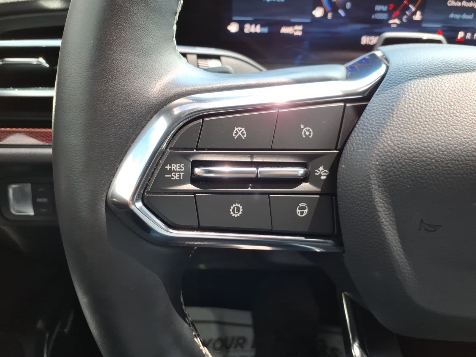 Used 2025 Chevrolet Traverse Z71 w/ Enhanced Driving Package AWD/4WD image 24