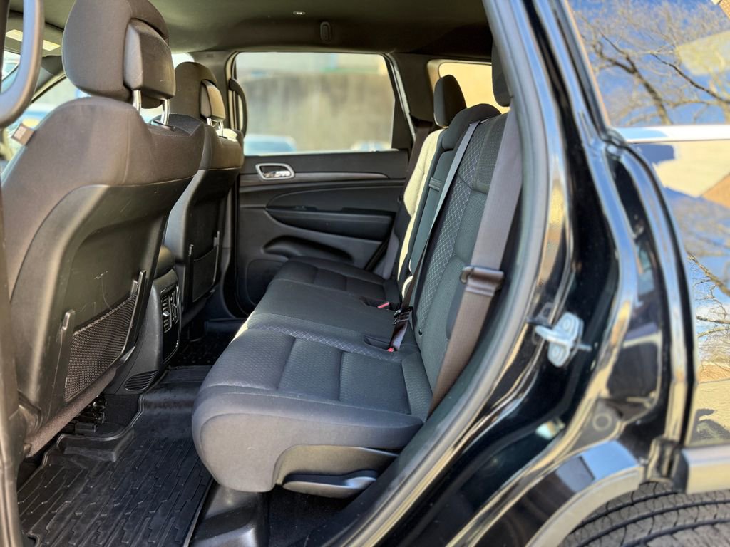 Used 2020 Jeep Grand Cherokee Laredo image 27