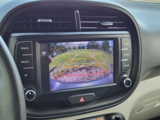 Certified 2022 Kia Soul LX w/ Technology Package FWD image 19