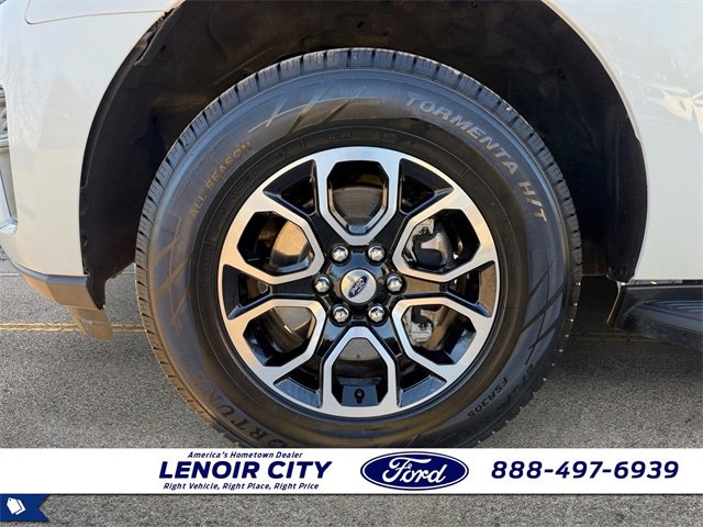 Used 2024 Ford Expedition XLT image 9