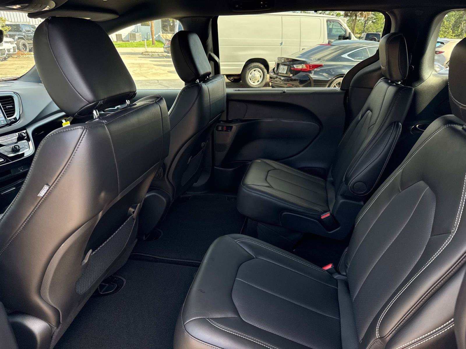 New 2026 Chrysler Voyager LX FWD image 15