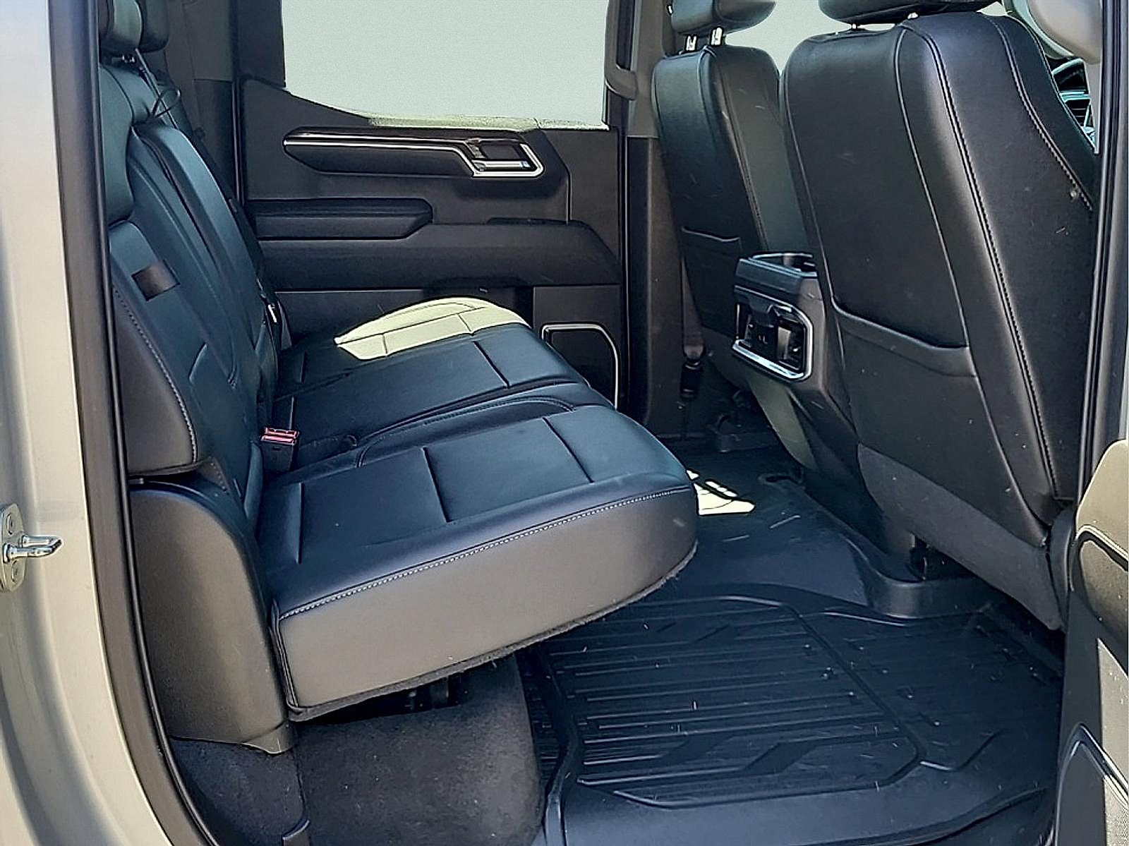 Used 2022 GMC Sierra 1500 Elevation w/ Elevation Premium Package AWD/4WD image 11