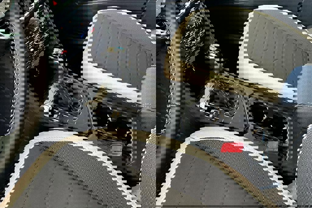 New 2025 Volkswagen Taos SE image 17