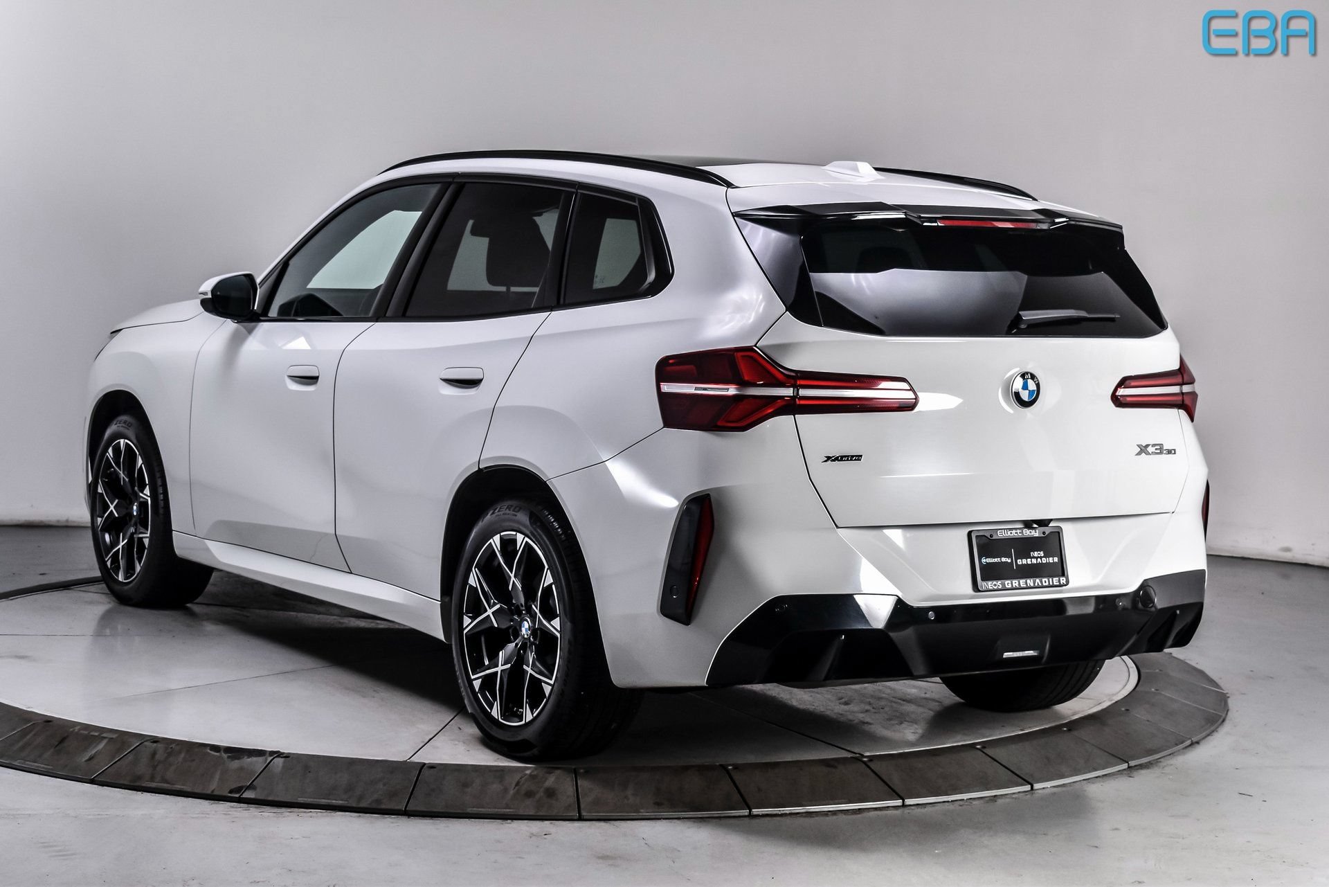 Used 2025 BMW X3 xDrive30i w/ M Sport Package AWD/4WD image 4