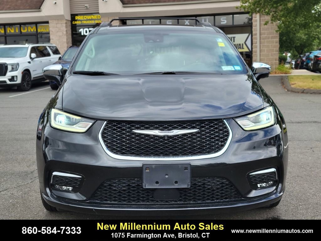 Used 2022 Chrysler Pacifica Limited image 8