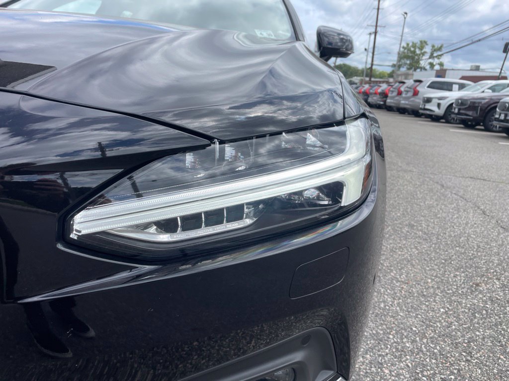 Certified 2025 Volvo S90 B6 Ultra AWD/4WD image 9