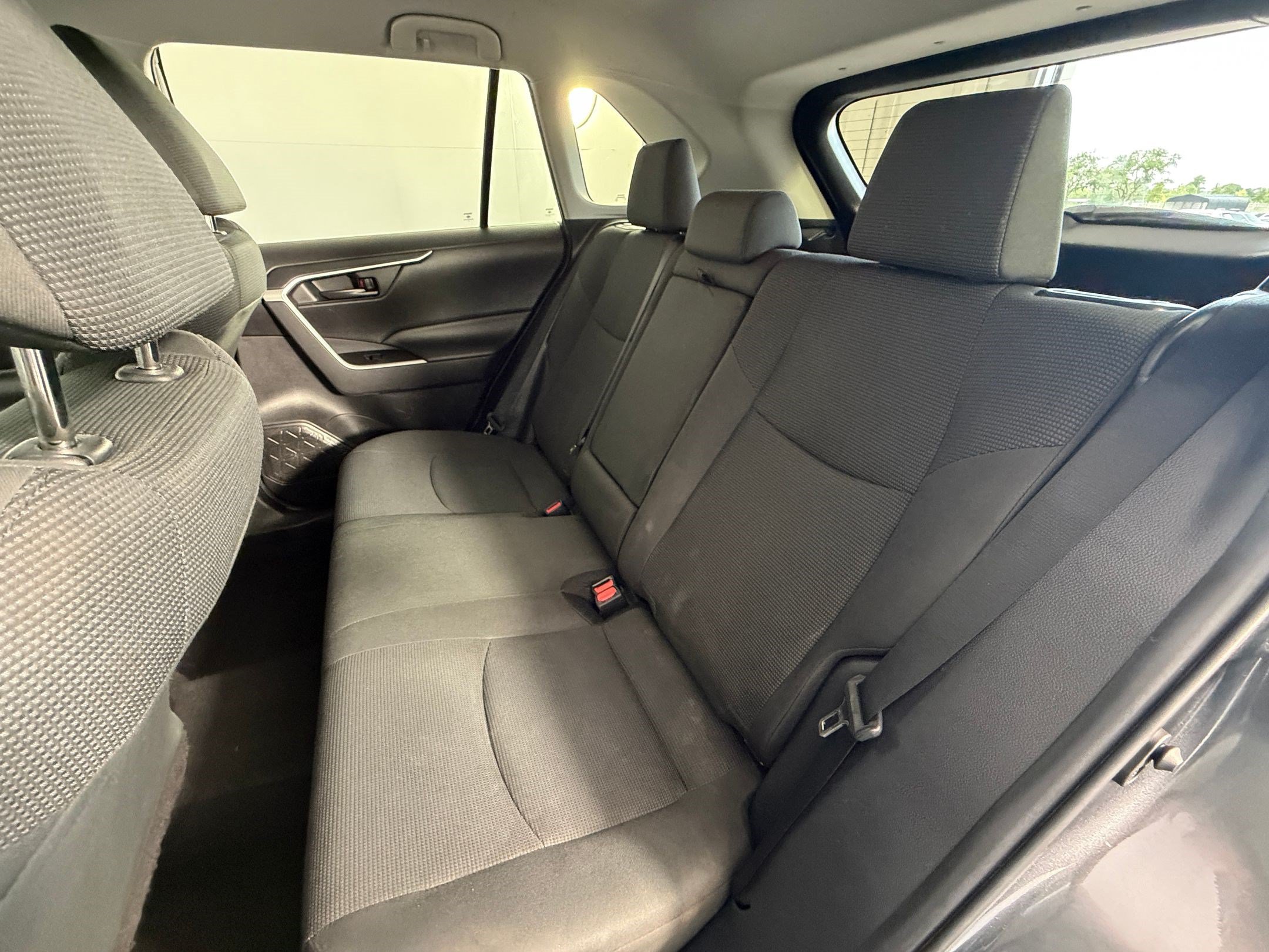 Used 2021 Toyota RAV4 LE FWD image 22