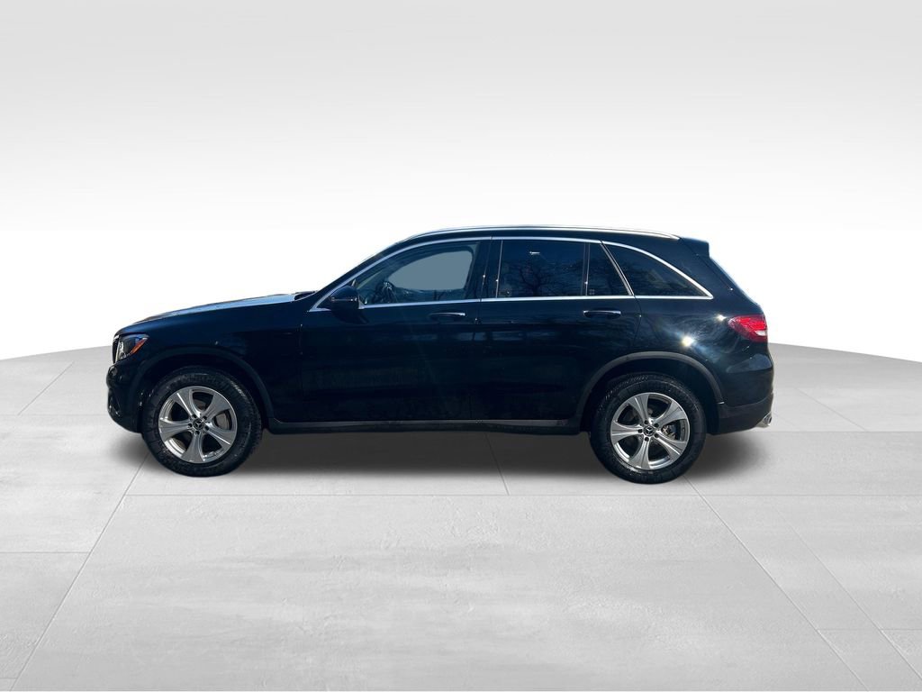 Used 2017 Mercedes-Benz GLC 300 4MATIC image 2