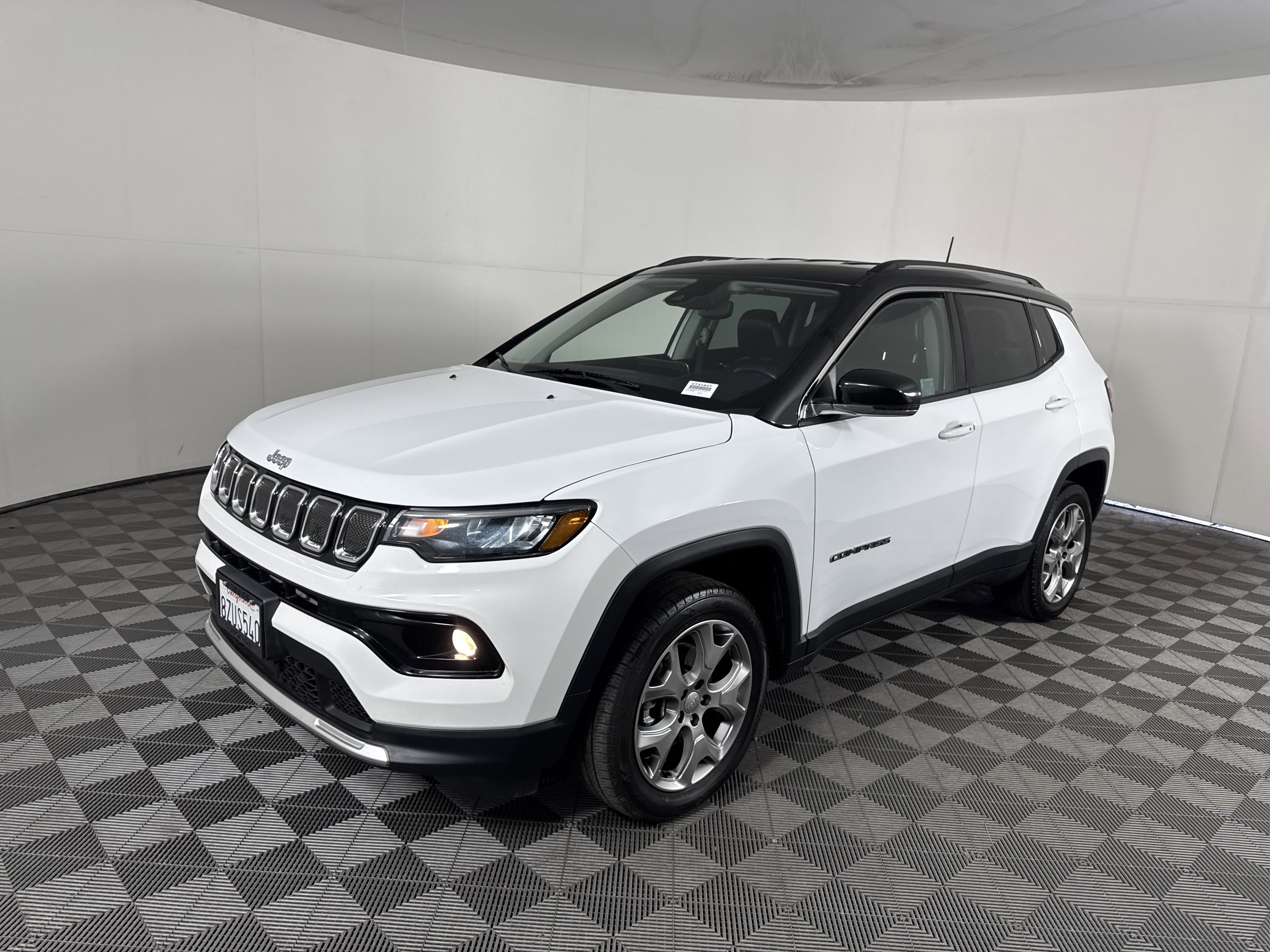Used 2022 Jeep Compass Limited image 8