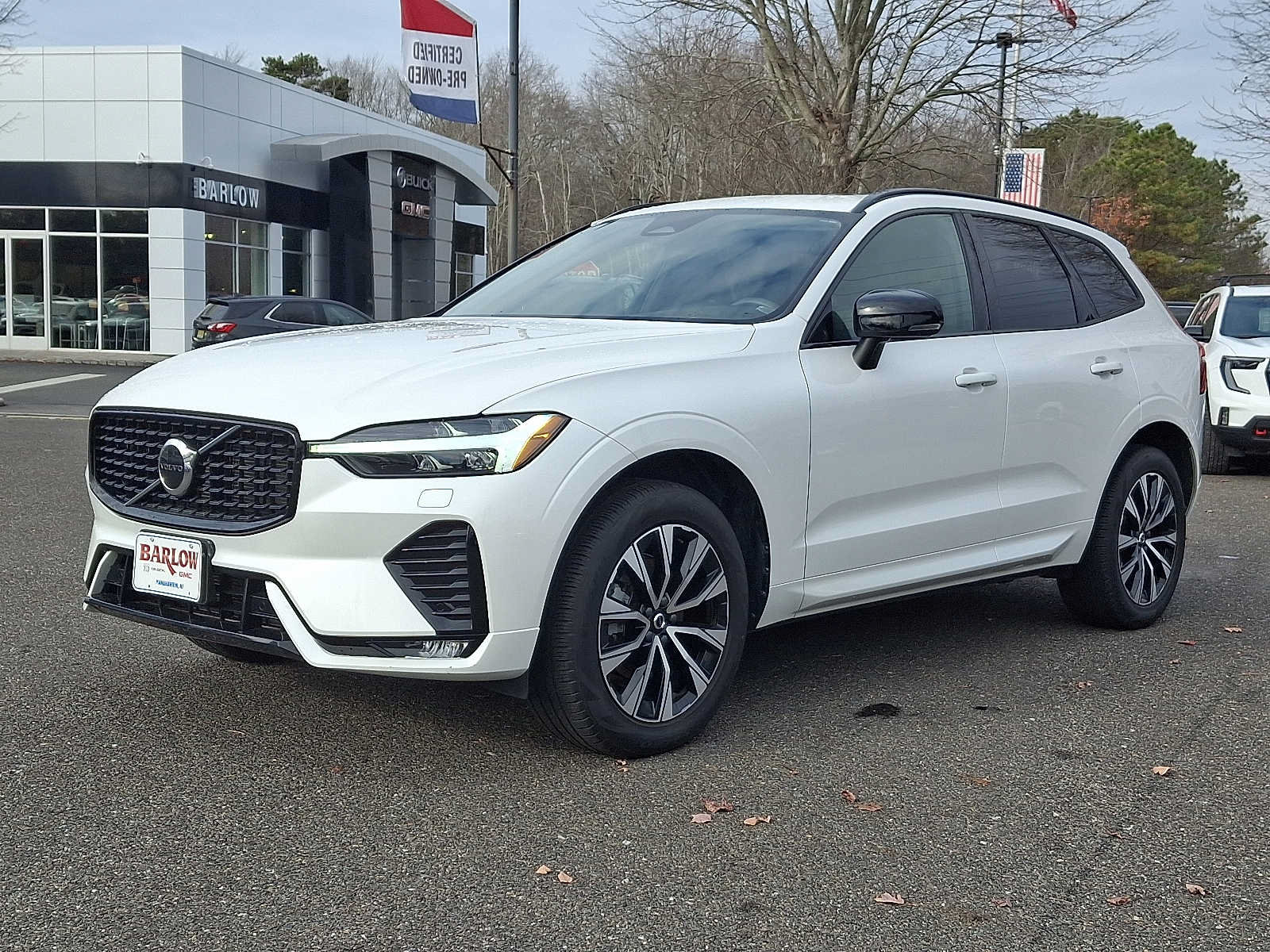 Used 2024 Volvo XC60 B5 Core w/ Climate Package AWD/4WD image 3