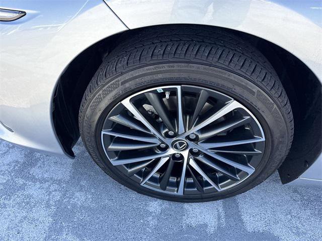 Certified 2024 Lexus ES 350 w/ Premium Package image 10