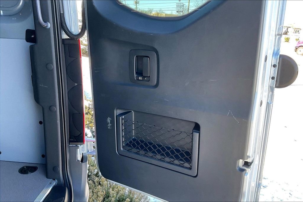 Used 2025 Mercedes-Benz Sprinter 2500 image 25
