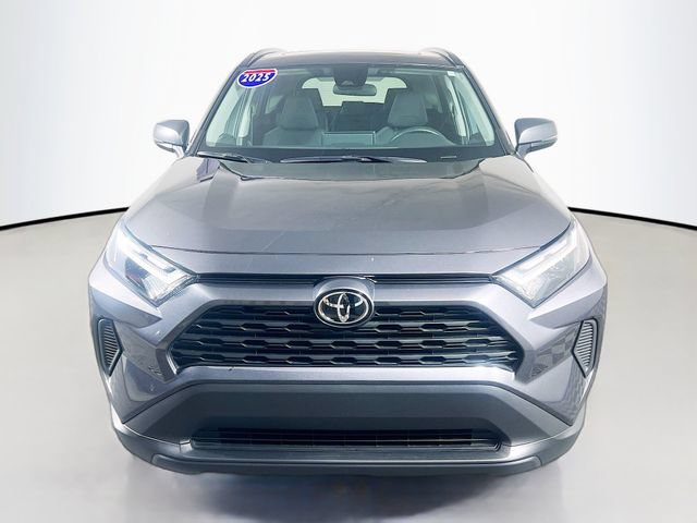 Used 2025 Toyota RAV4 XLE w/ Convenience Package FWD image 3