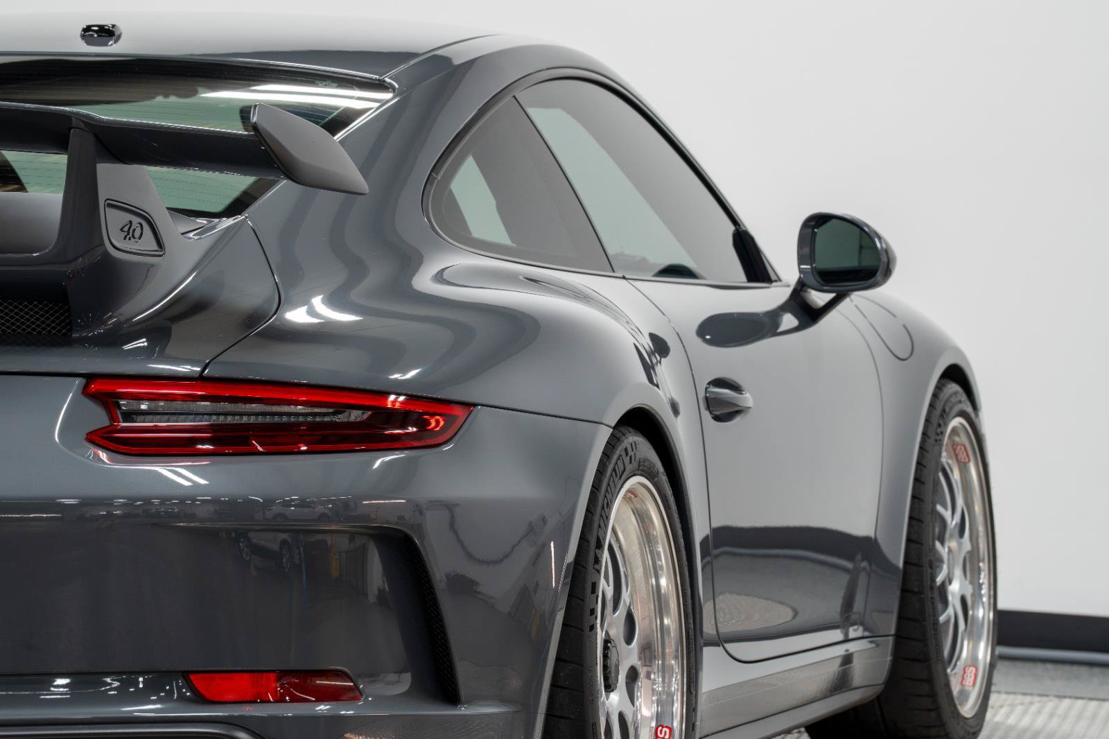 Used 2018 Porsche 911 GT3 RWD image 22