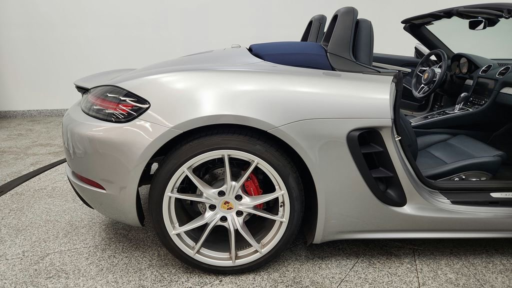 Used 2017 Porsche 718 Boxster S RWD image 47