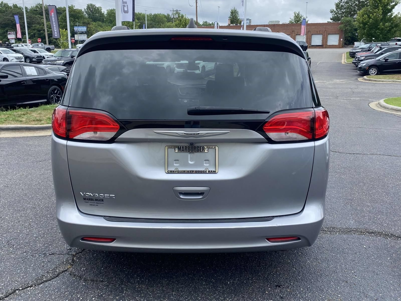 Used 2021 Chrysler Voyager Lxi FWD image 6