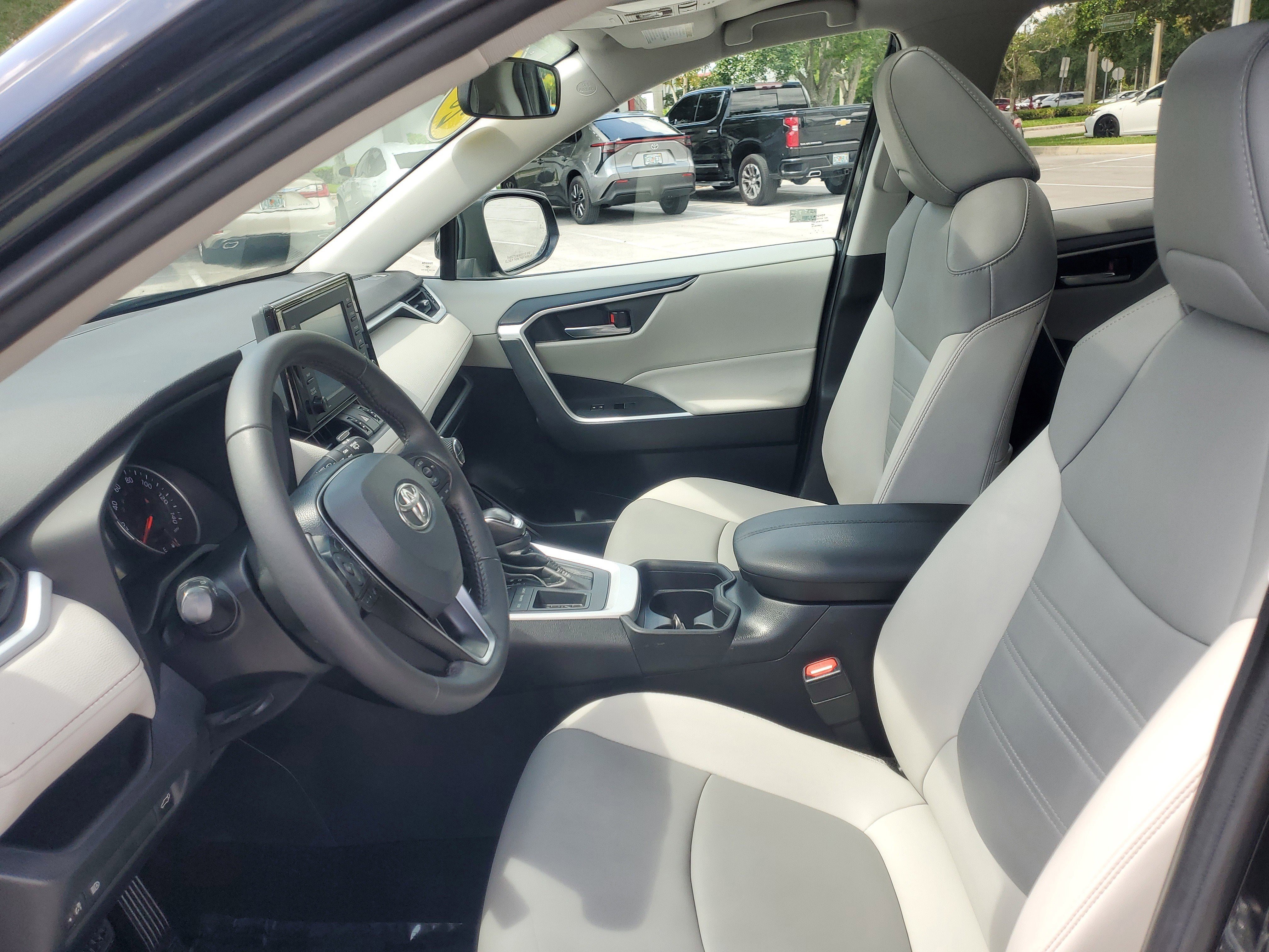 Used 2021 Toyota RAV4 XLE Premium FWD image 16