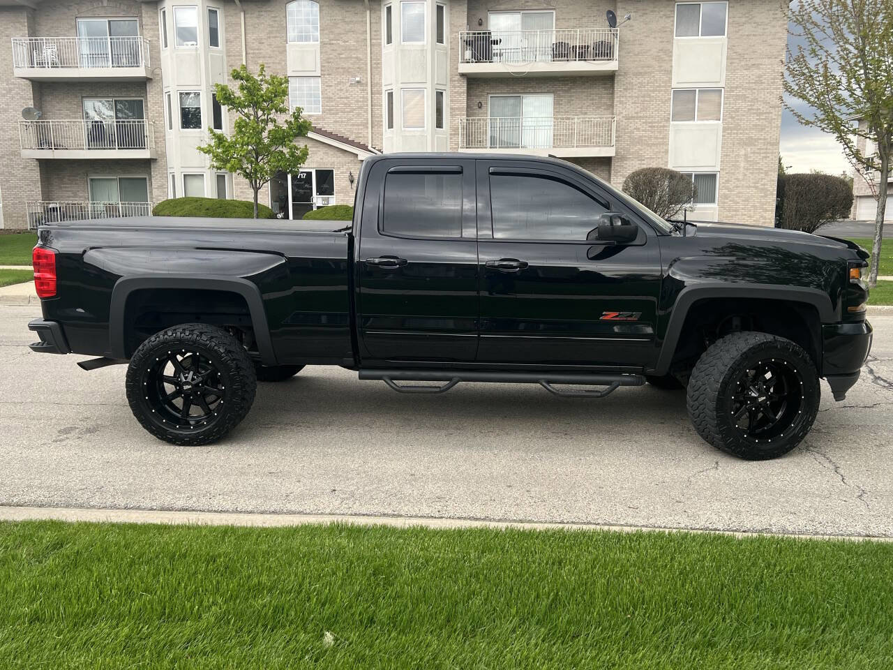 Used 2017 Chevrolet Silverado 1500 LT w/ All Star Edition AWD/4WD image 13