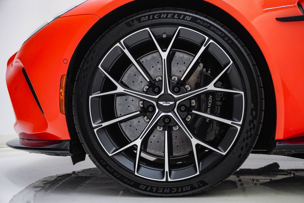 Used 2026 Aston Martin V8 Vantage Coupe RWD image 15