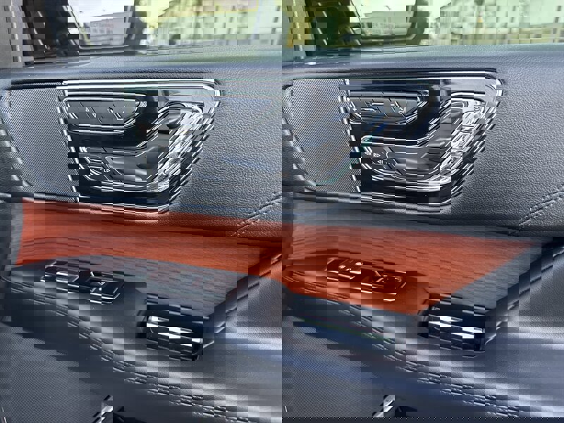 Used 2018 Lincoln Navigator Select w/ Technology Package image 32