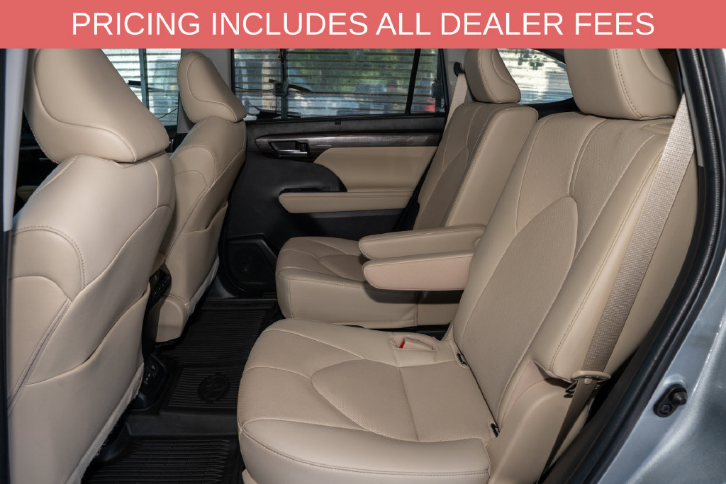 Used 2023 Toyota Highlander Limited FWD image 9
