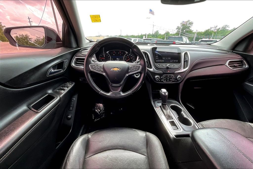 Used 2020 Chevrolet Equinox Premier w/ Premier Redline Edition FWD image 5