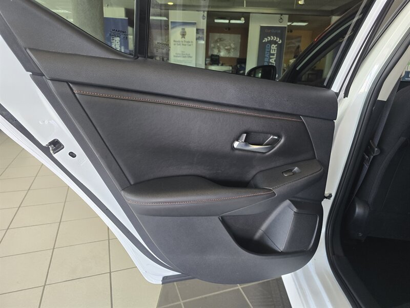 Used 2025 Nissan Sentra SR FWD image 10