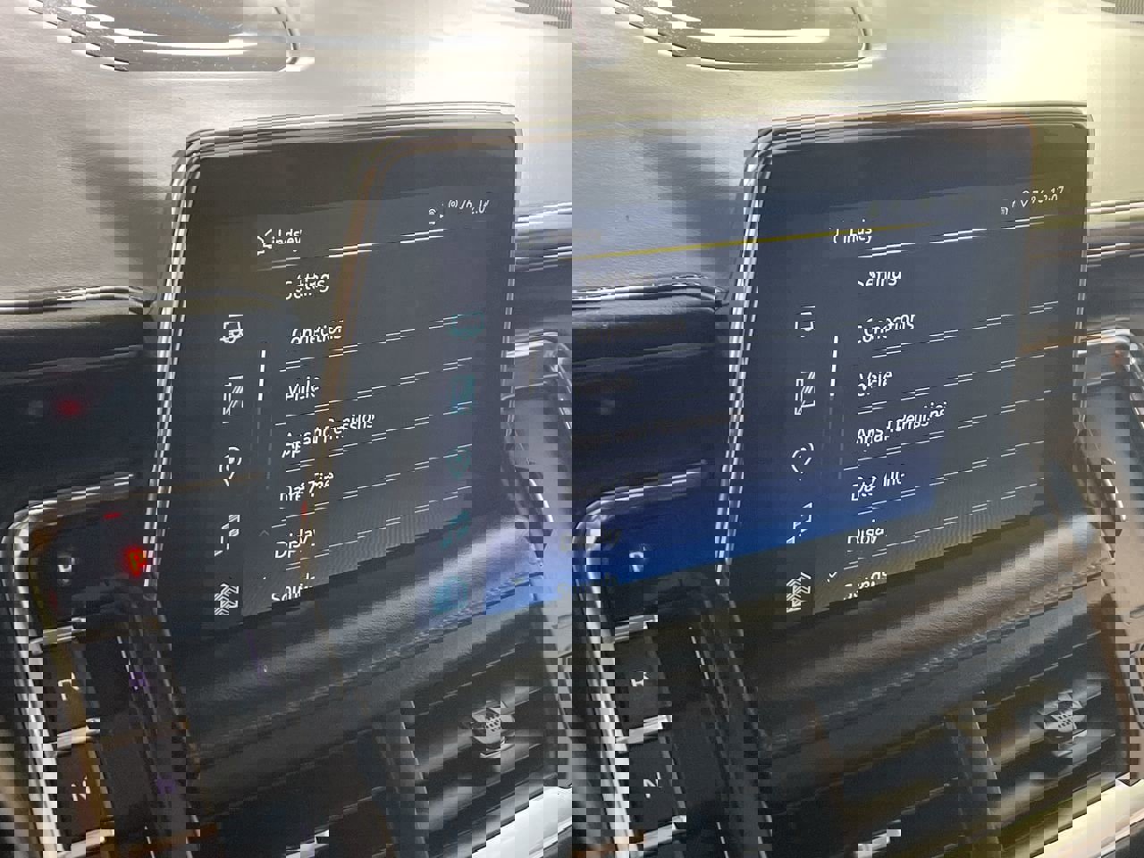 Used 2022 Chevrolet Suburban Z71 w/ Luxury Package image 17