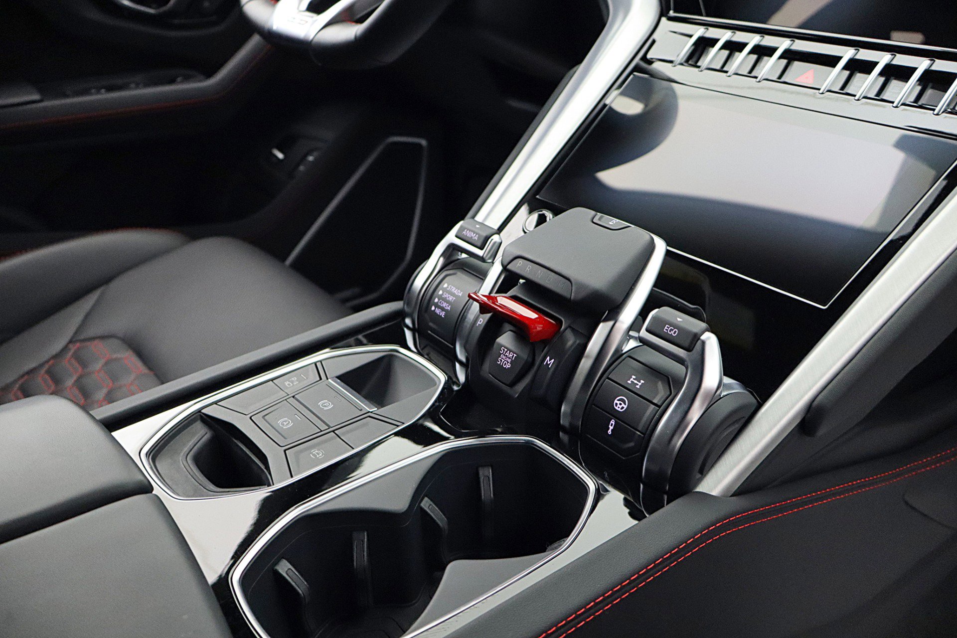 Used 2024 Lamborghini Urus S image 33