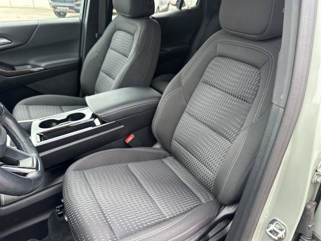 Used 2025 Chevrolet Equinox LT AWD/4WD image 13