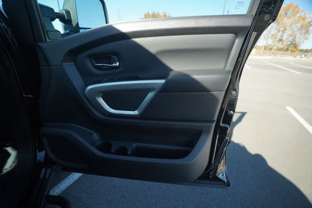 Used 2024 Nissan Titan SV w/ SV Convenience Package image 20