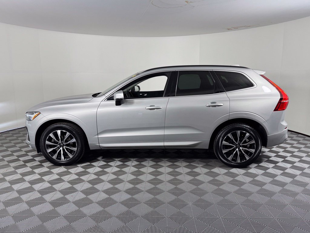 Certified 2023 Volvo XC60 B5 Core w/ Climate Package AWD/4WD image 12