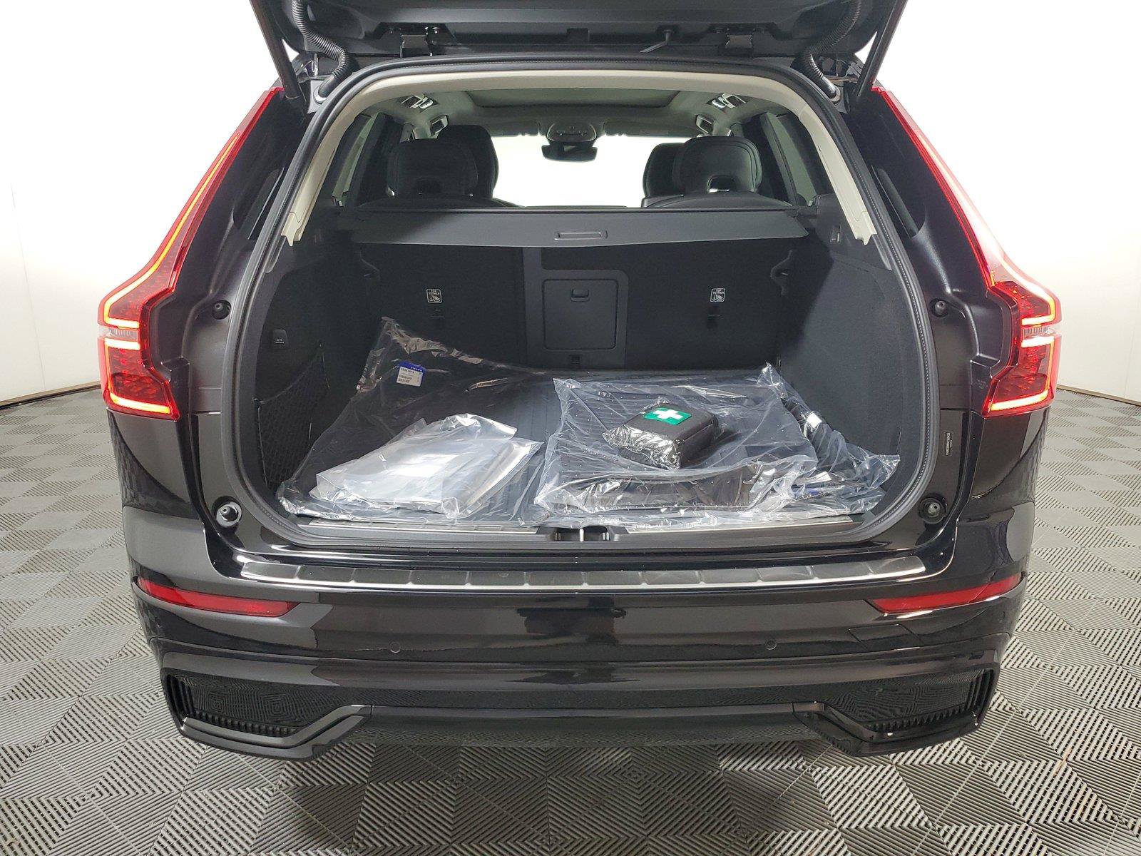 New 2027 Volvo XC60 B5 Ultra AWD/4WD image 9