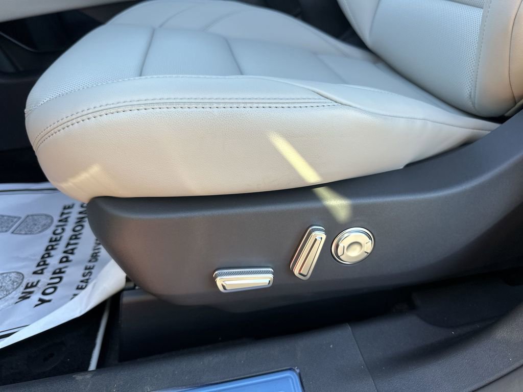 New 2026 Lincoln Nautilus Premier image 12