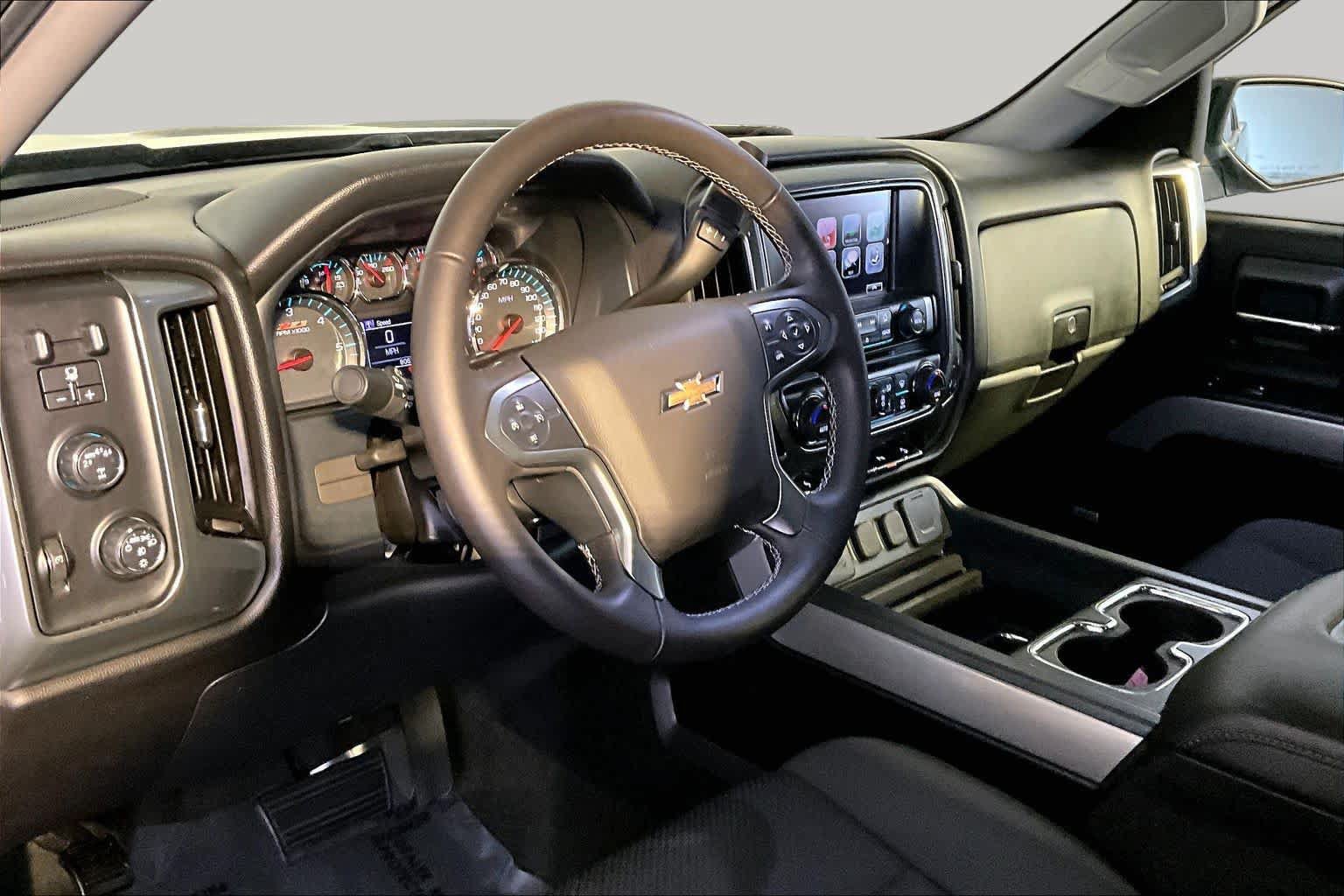 Used 2017 Chevrolet Silverado 1500 LT w/ Midnight Edition AWD/4WD image 18