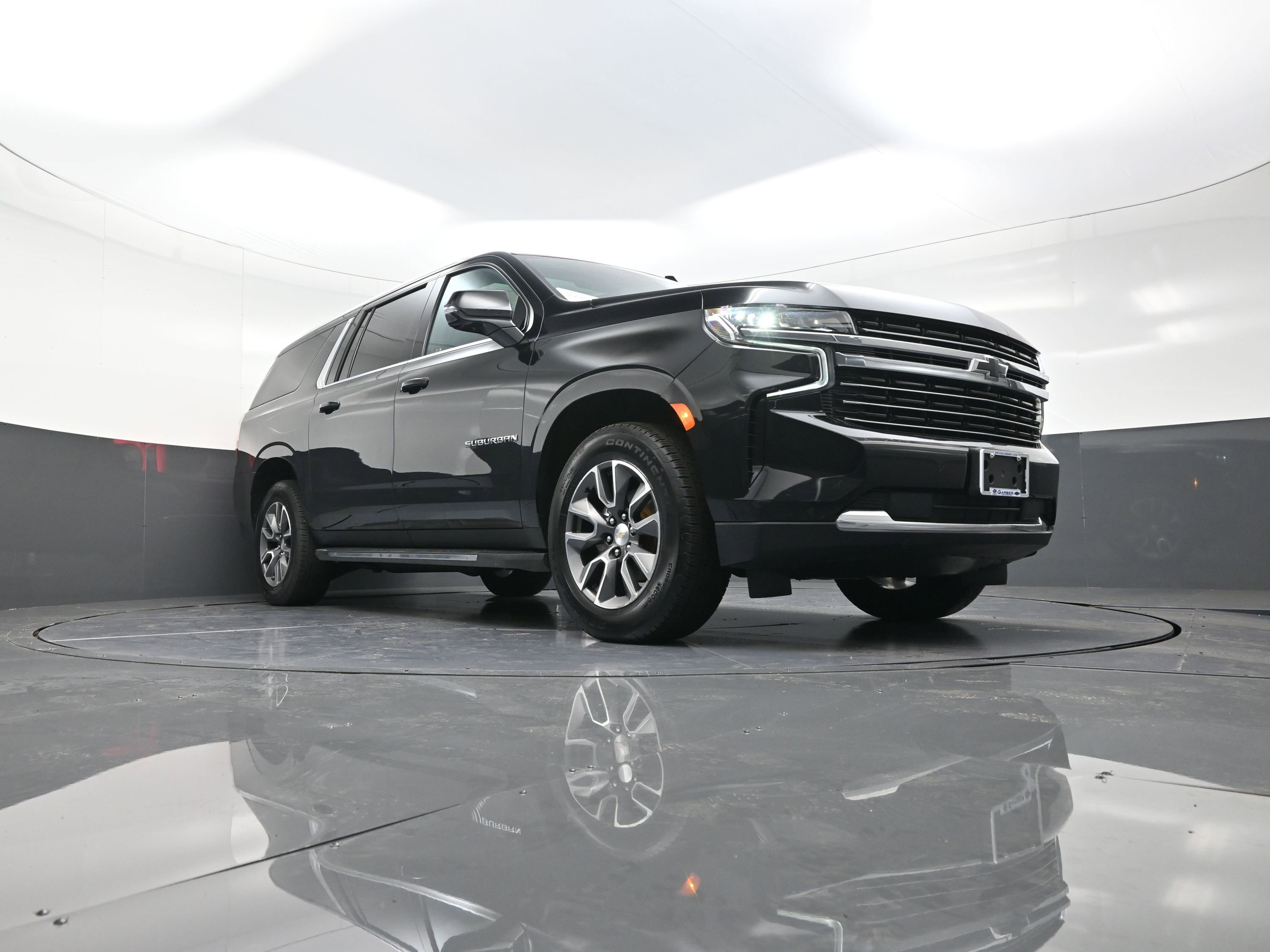 Used 2021 Chevrolet Suburban LT w/ LT Signature Package image 9