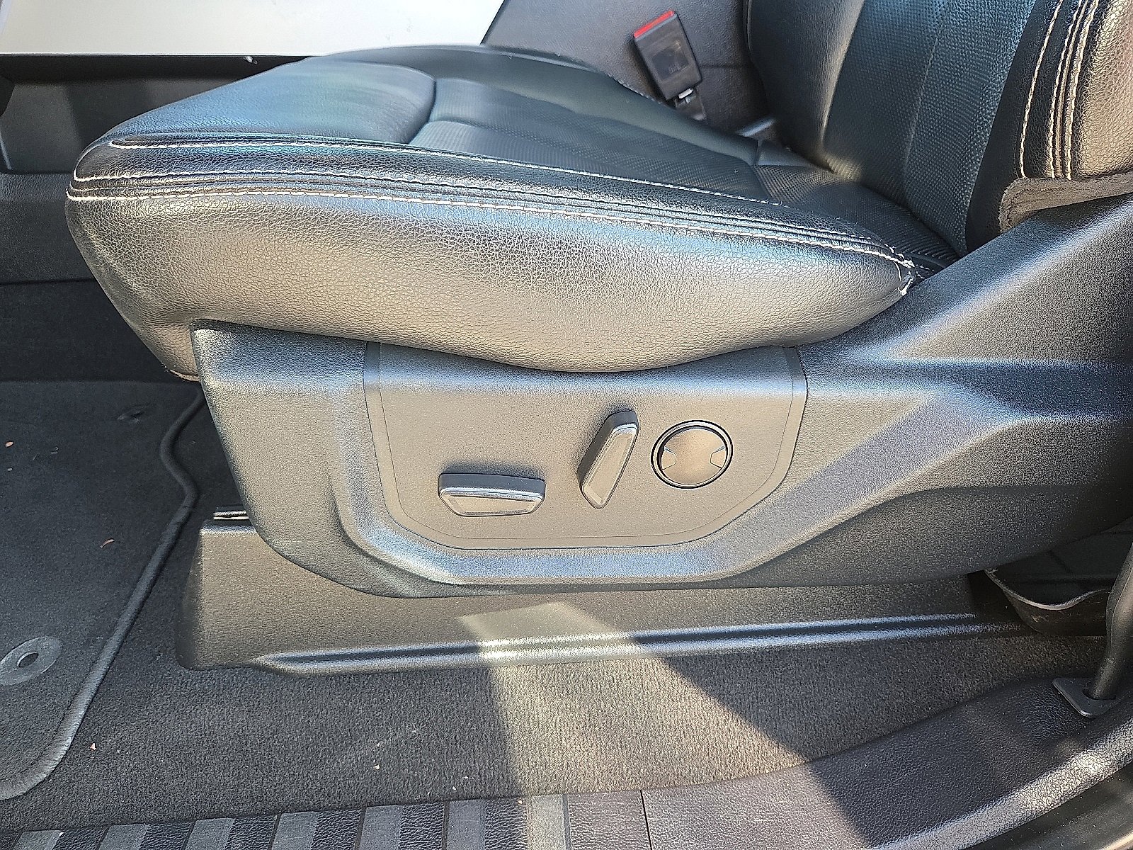 Used 2021 Ford F250 Lariat w/ Lariat Ultimate Package image 14