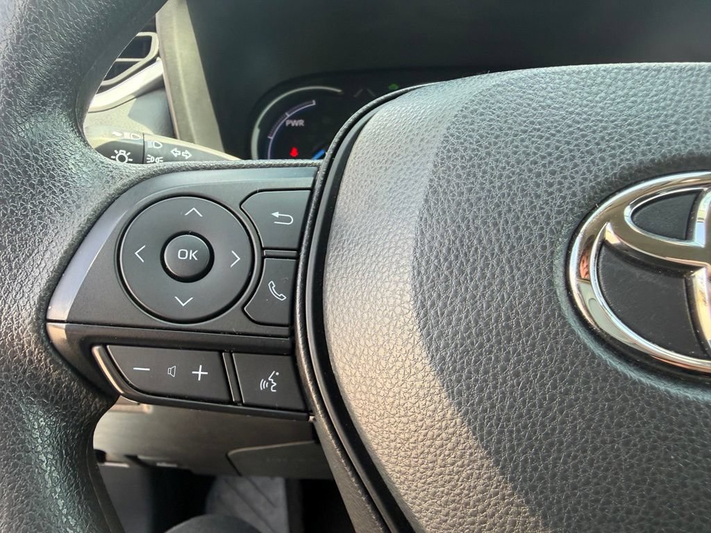Used 2025 Toyota RAV4 XLE AWD/4WD image 20