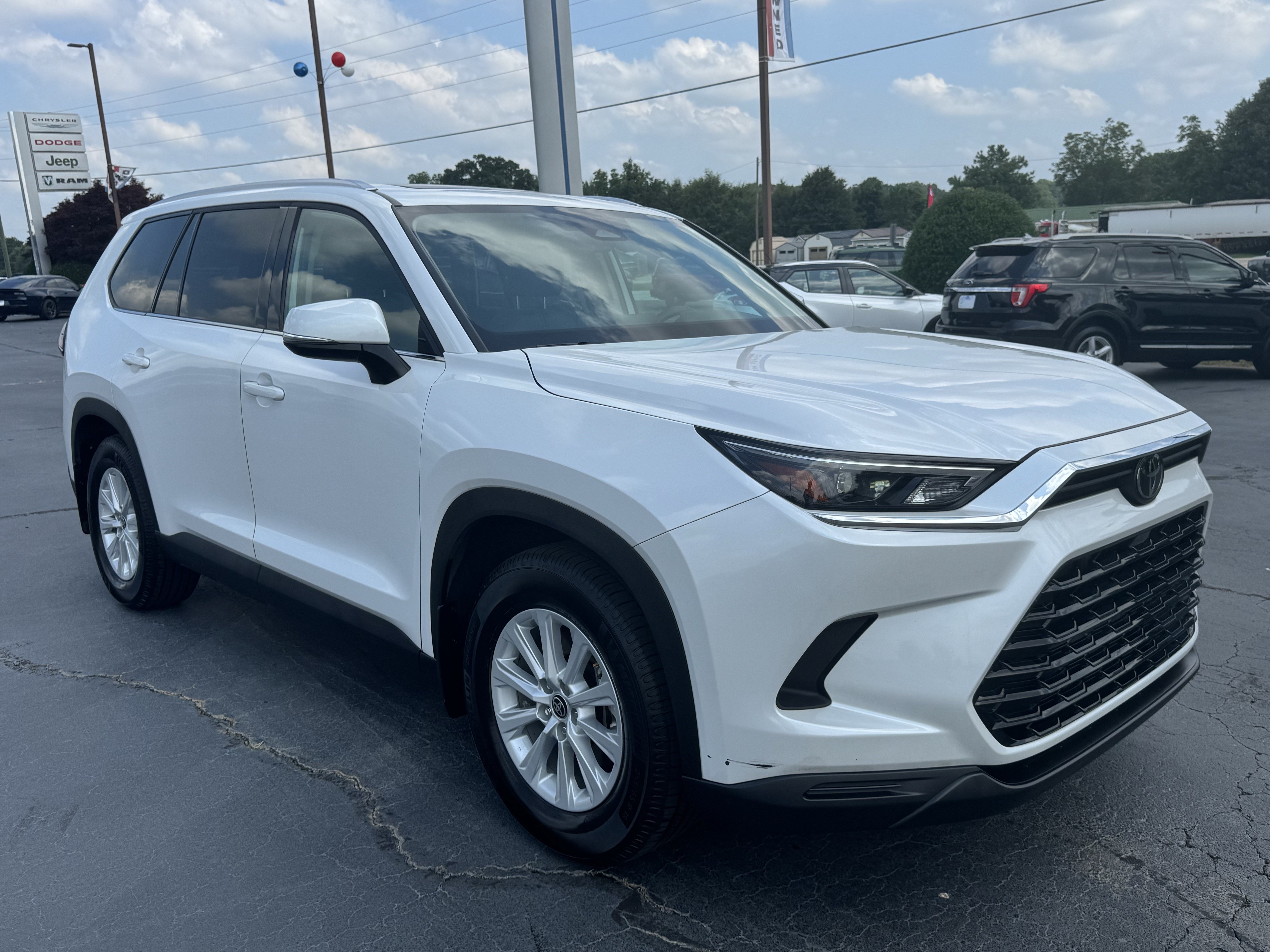 Used 2024 Toyota Grand Highlander AWD Hybrid image 5