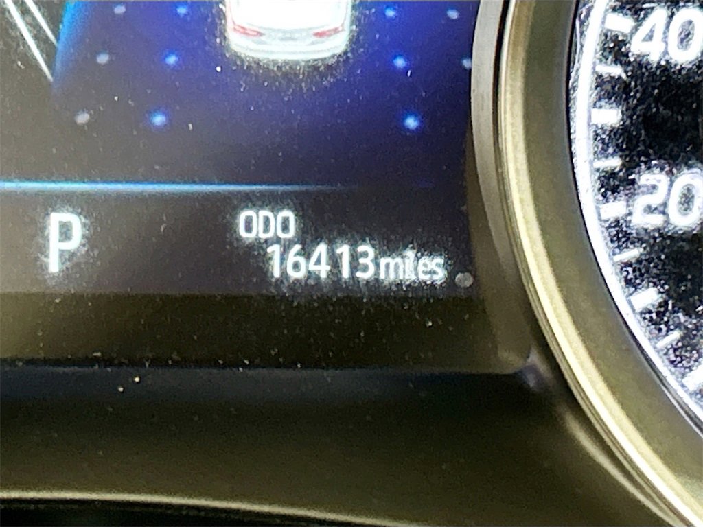 Used 2024 Toyota Camry XLE image 10