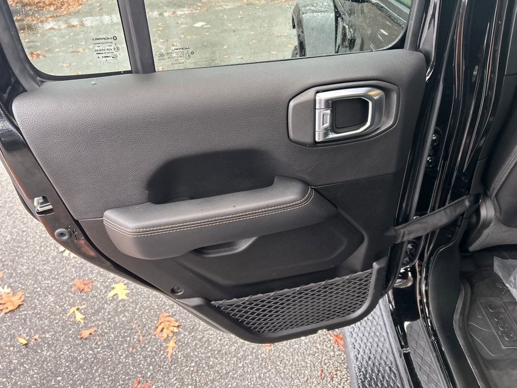 Used 2023 Jeep Gladiator Overland image 22