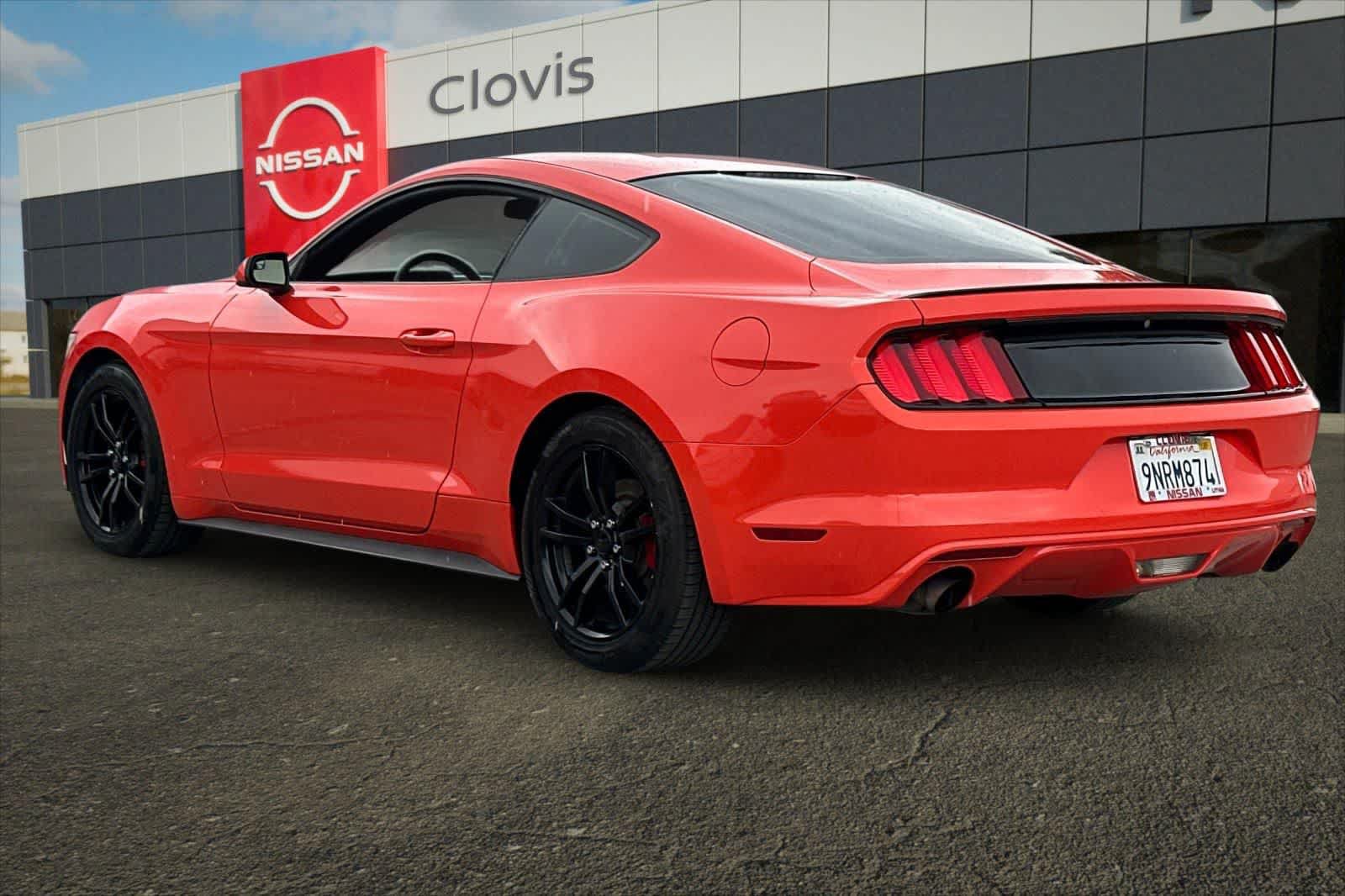 Used 2016 Ford Mustang Coupe RWD image 7