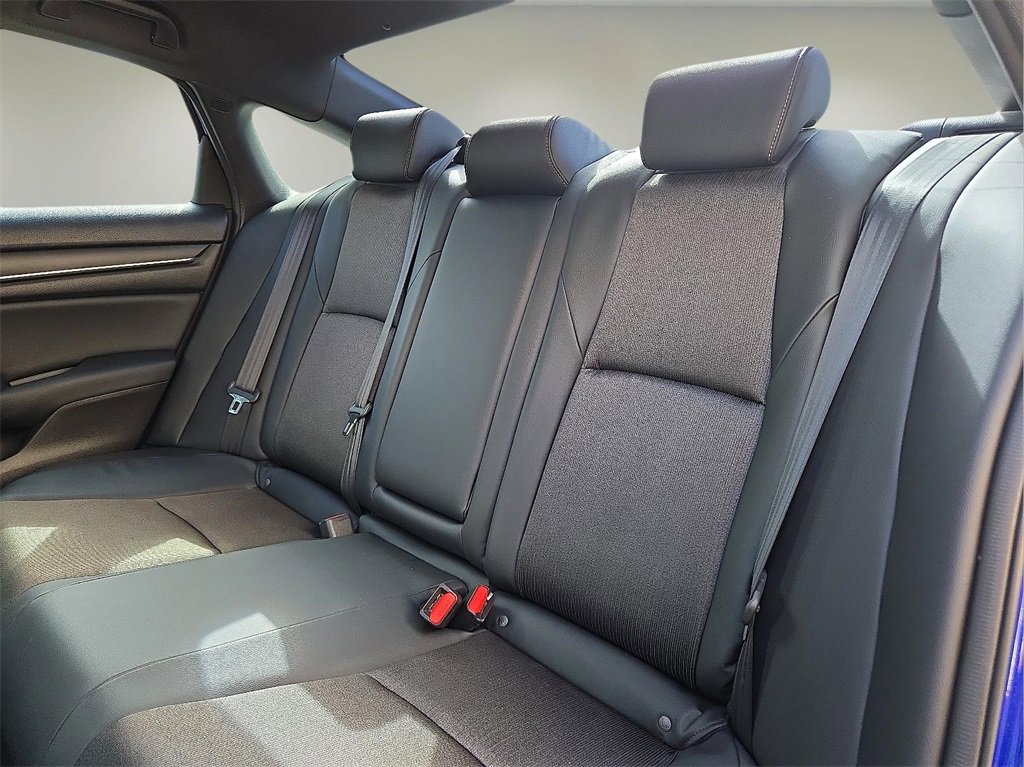 Used 2018 Honda Accord Sport image 11