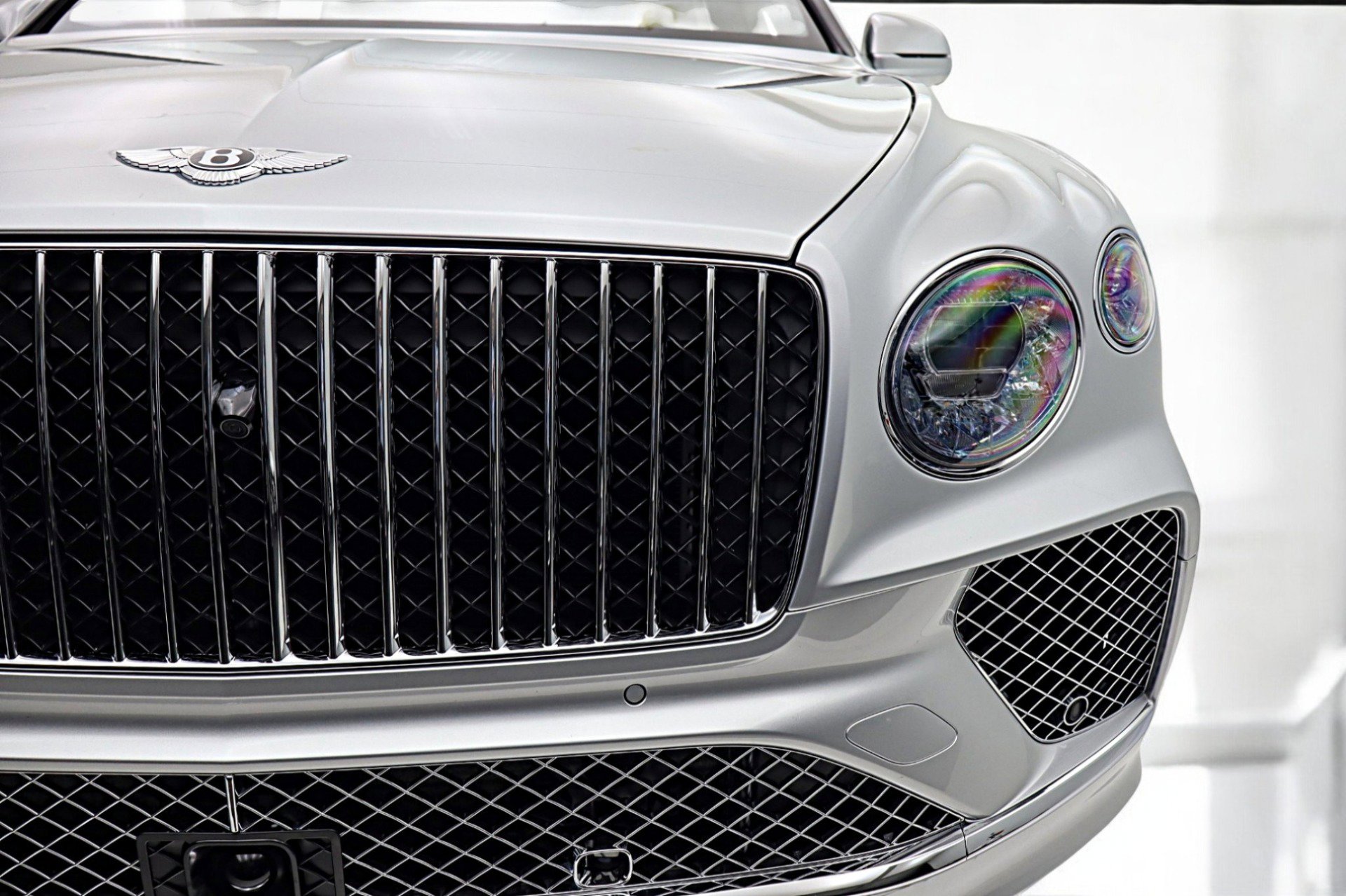 Used 2024 Bentley Bentayga Extended Wheelbase image 16