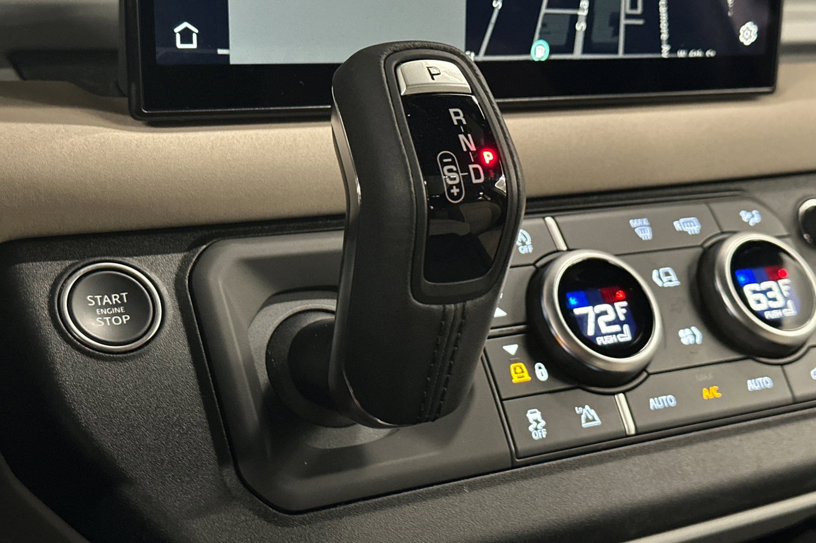 Used 2023 Land Rover Defender 130 X-Dynamic SE image 24