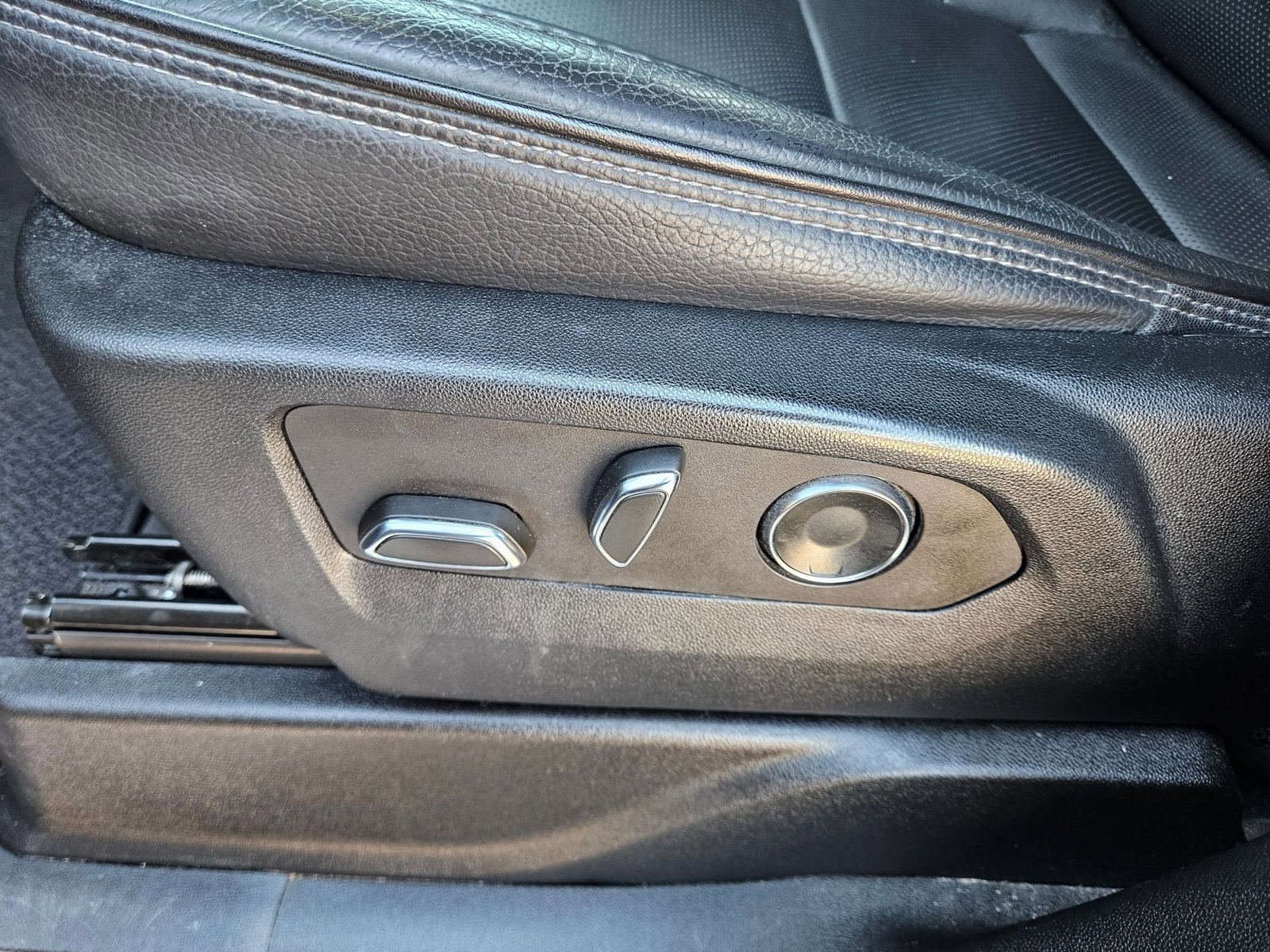 Used 2021 GMC Yukon Denali RWD image 22