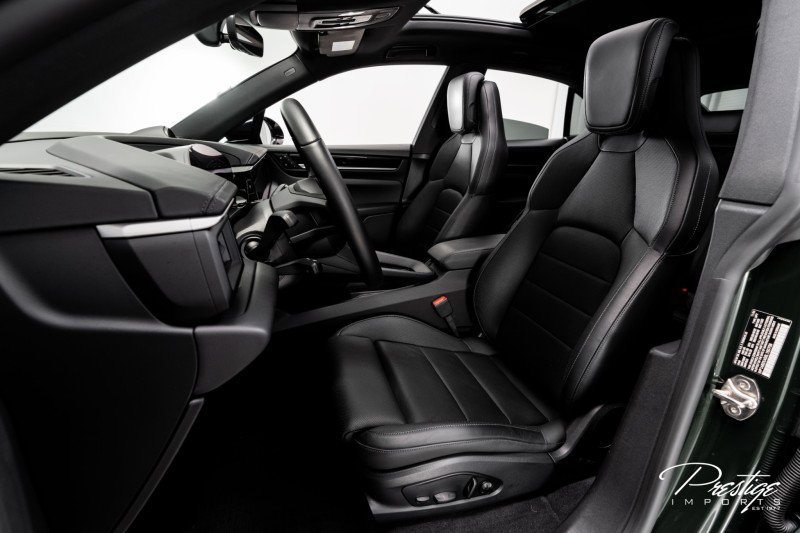 Used 2025 Porsche Macan 4S Electric image 32