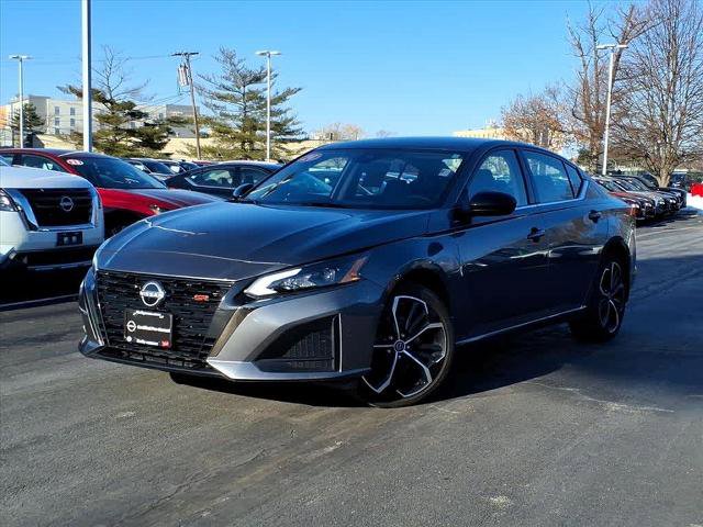 Certified 2024 Nissan Altima 2.5 SR image 1